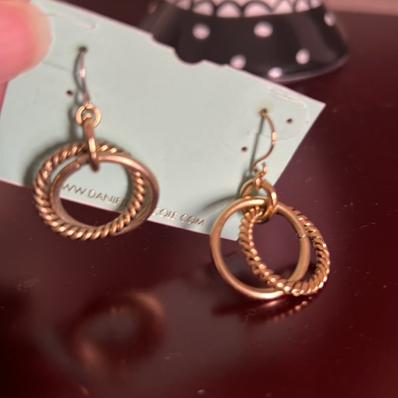 Danielle Nicole Women’s Round Double Circle Gold Plated Twisted Loop Earrings - Picture 4 of 6